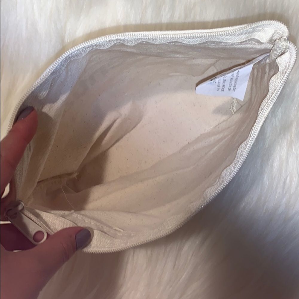 Dogeared Pouch  - Picture 4 of 4